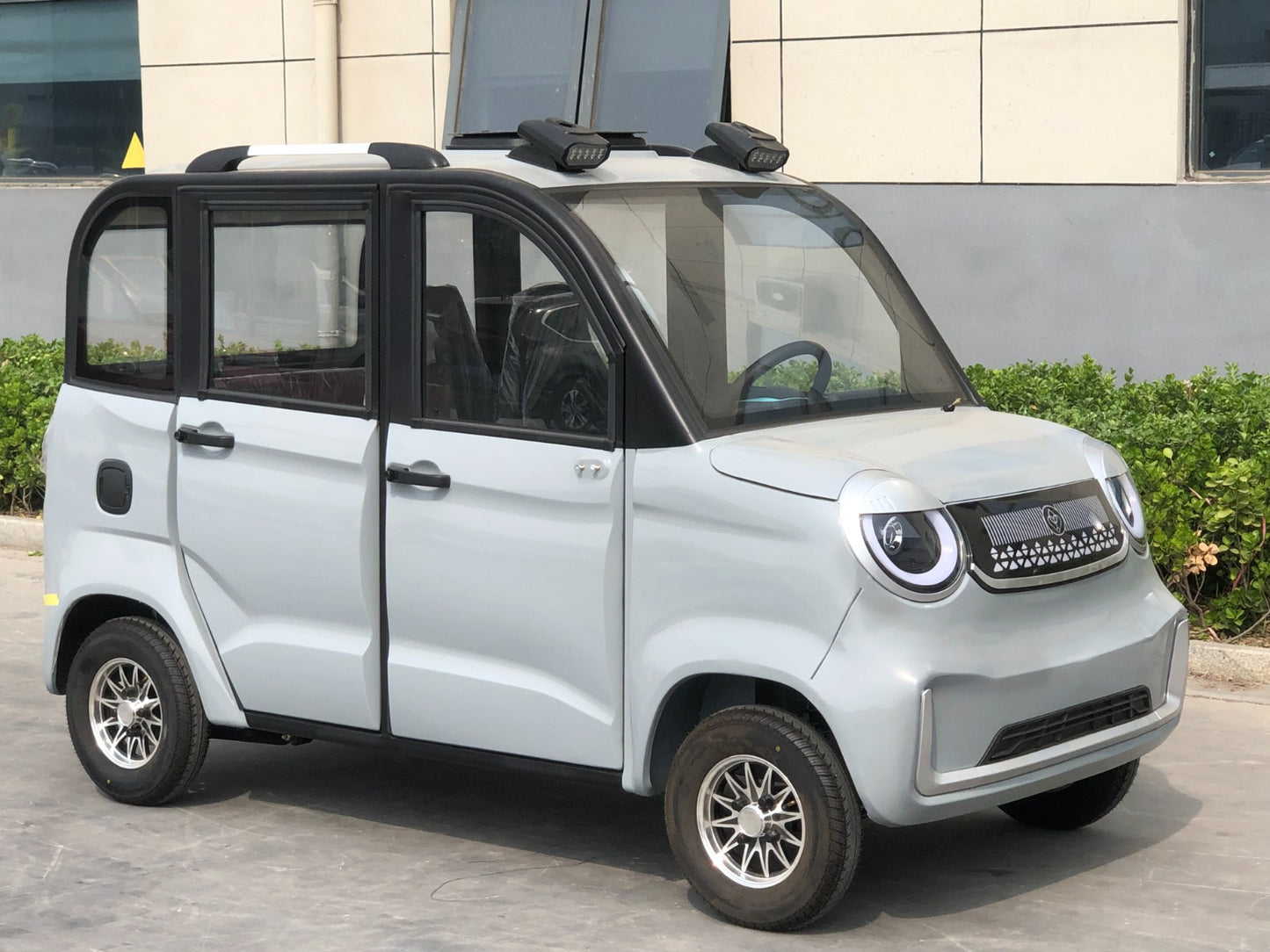 (ACOMPTE) FBLM-PLUS 07 – Voiture électrique EcoRide (Grise)