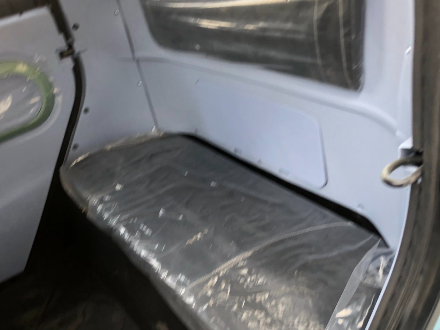 (ACOMPTE) FBLM-PLUS  09 – Mini voiture électrique (Violet & Blanc)