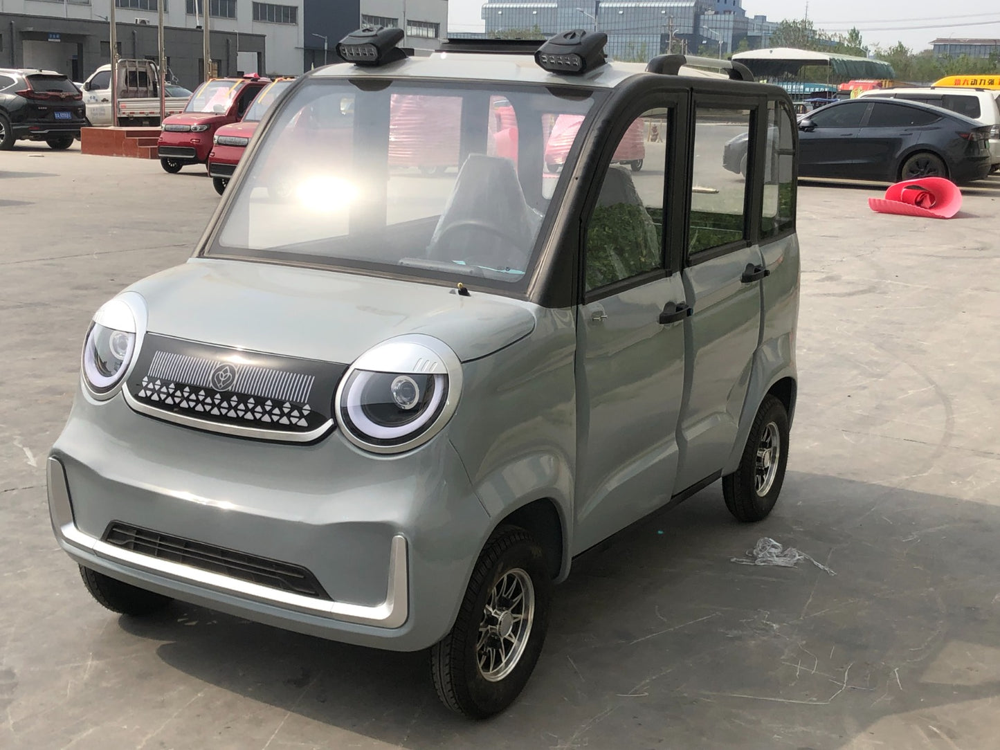 (ACOMPTE) FBLM-PLUS 07 – Voiture électrique EcoRide (Grise)