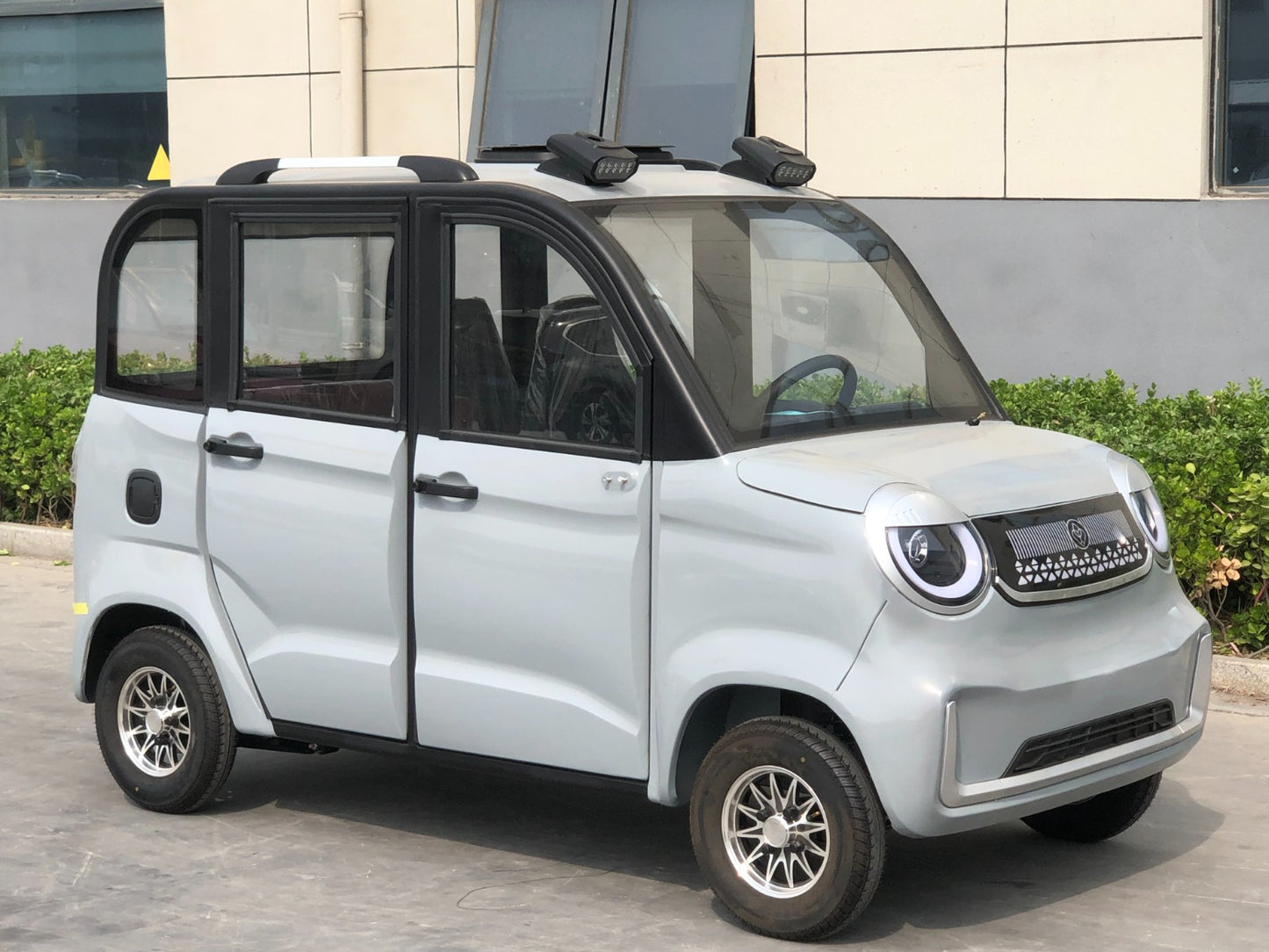 (ACOMPTE) FBLM-PLUS 07 – Voiture électrique EcoRide (Grise)