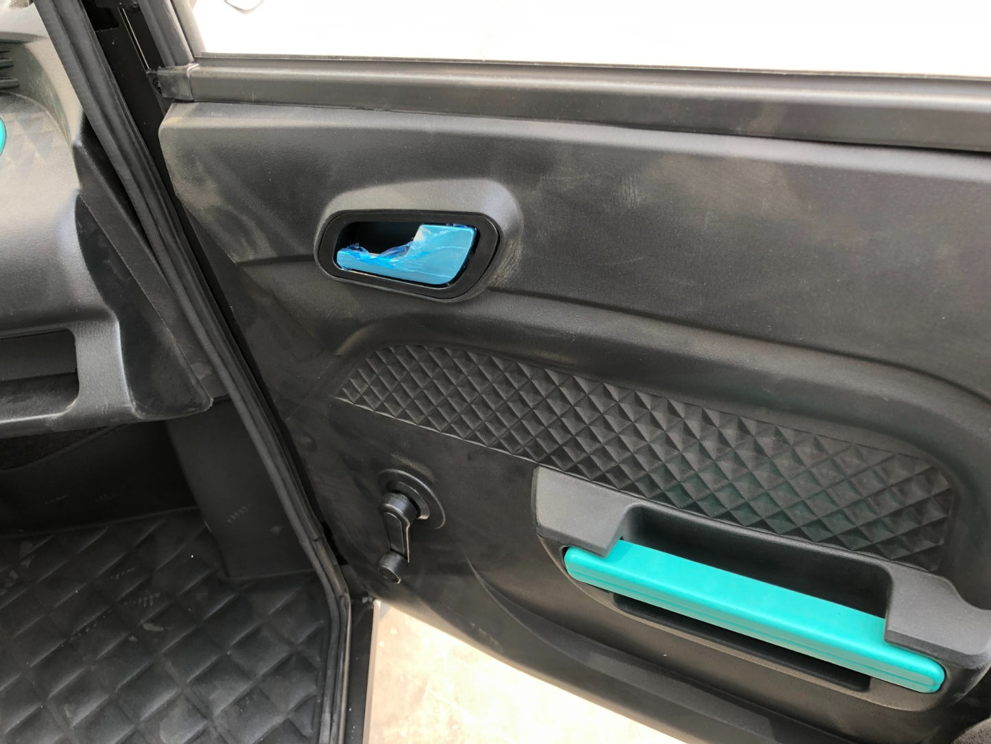(ACOMPTE) FBLM-PLUS 07 – Voiture électrique EcoRide (Grise)